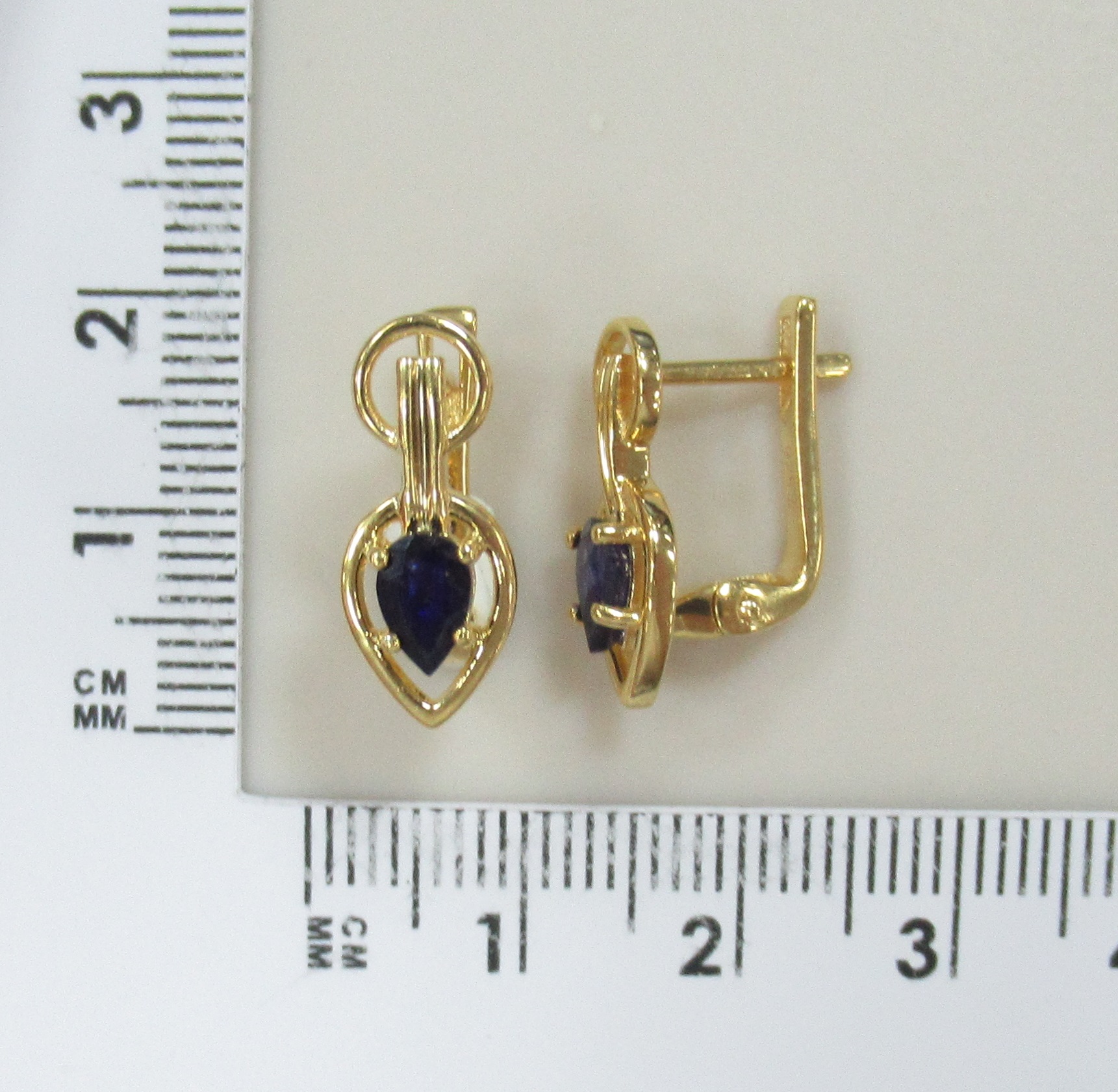 Серебряные серьги с сапфирами